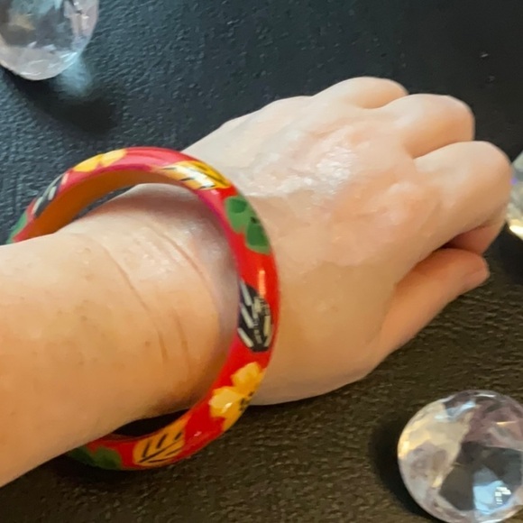 Vintage Hand Painted Wooden Bangle Bracelets - Picture 6 of 6